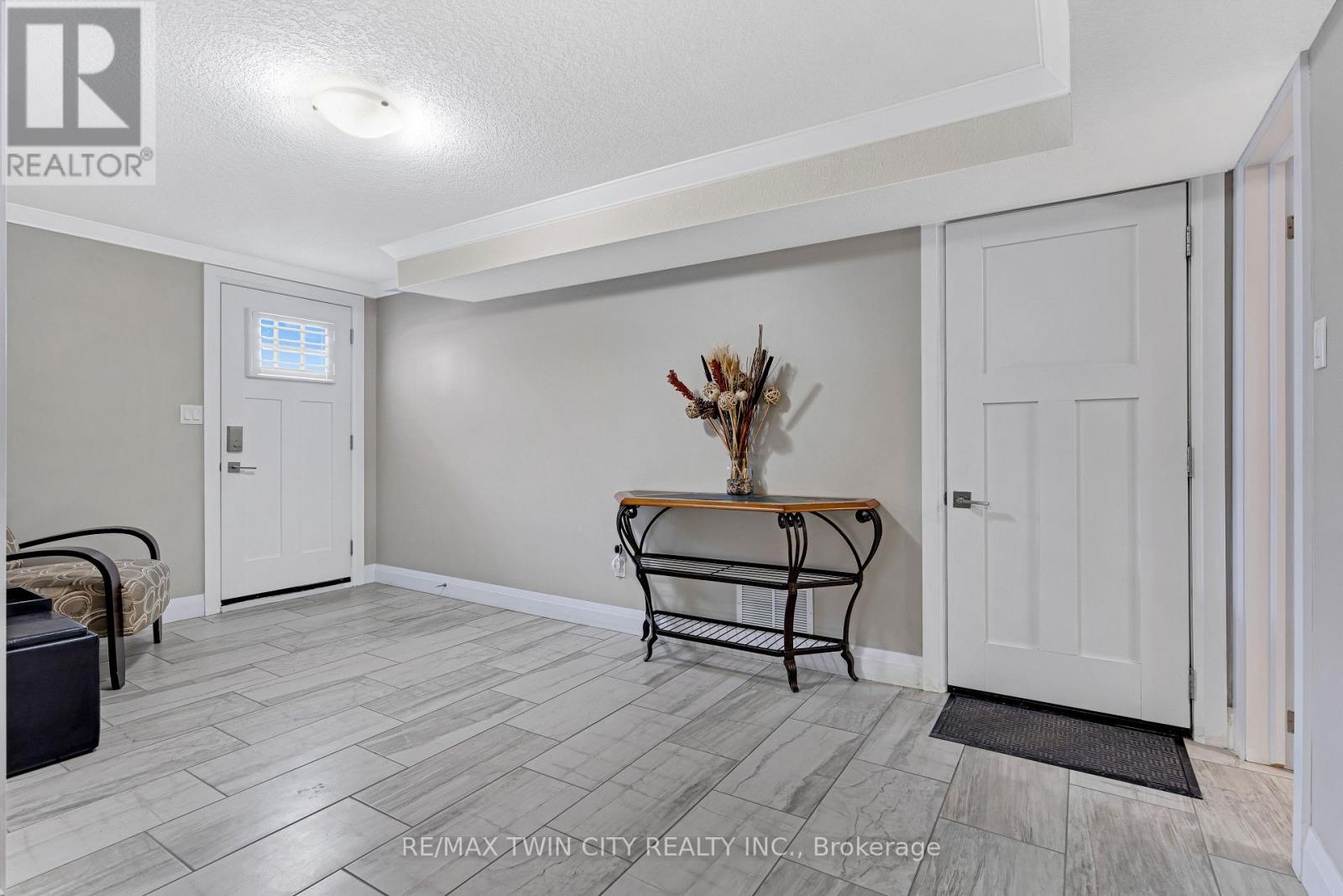 31 Dayman Court, Waterloo, Ontario  N2M 3A1 - Photo 24 - X12798328