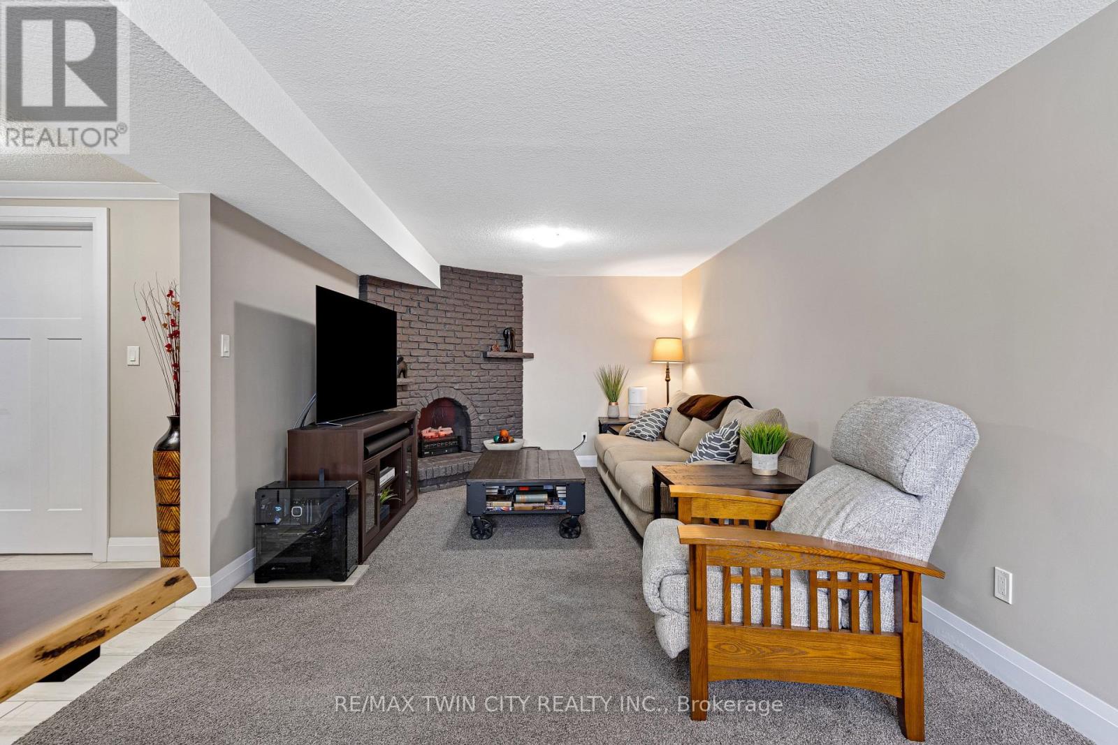 31 Dayman Court, Waterloo, Ontario  N2M 3A1 - Photo 30 - X12798328