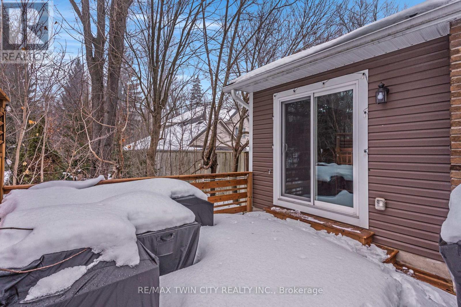 31 Dayman Court, Waterloo, Ontario  N2M 3A1 - Photo 36 - X12798328