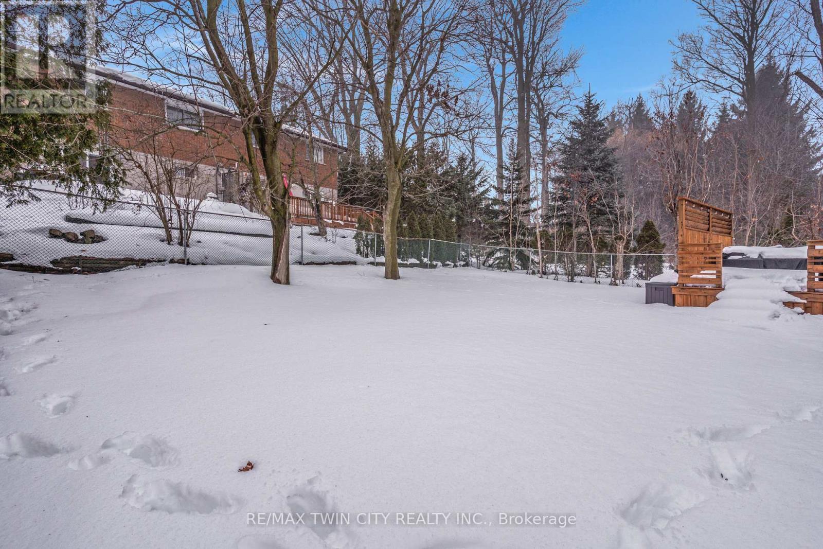 31 Dayman Court, Waterloo, Ontario  N2M 3A1 - Photo 38 - X12798328