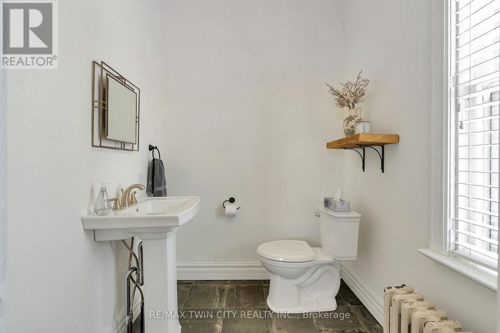 4 Sherman Street, Chatham-Kent, Ontario  N0P 2K0 - Photo 15 - X12798354