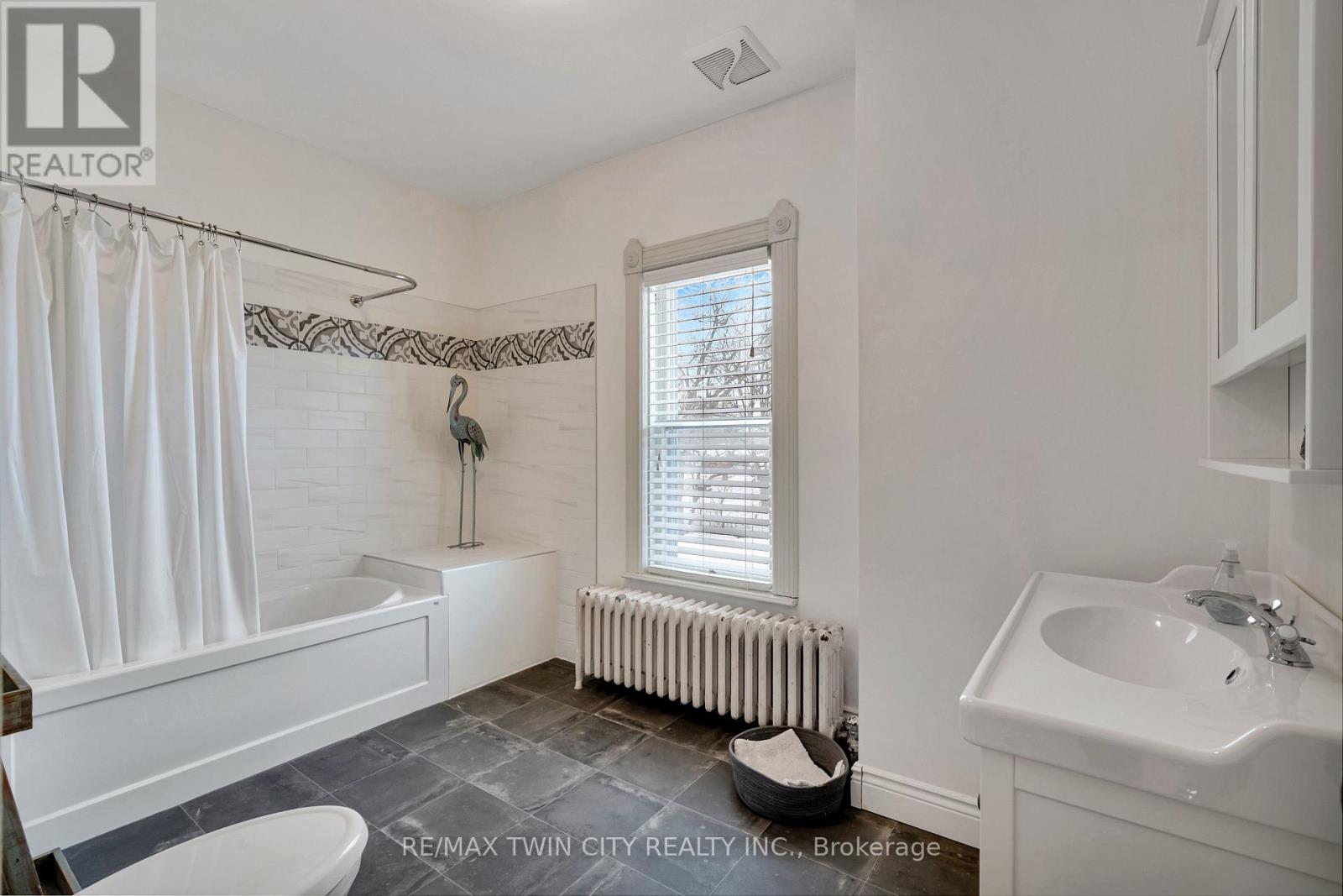 4 Sherman Street, Chatham-Kent, Ontario  N0P 2K0 - Photo 28 - X12798354