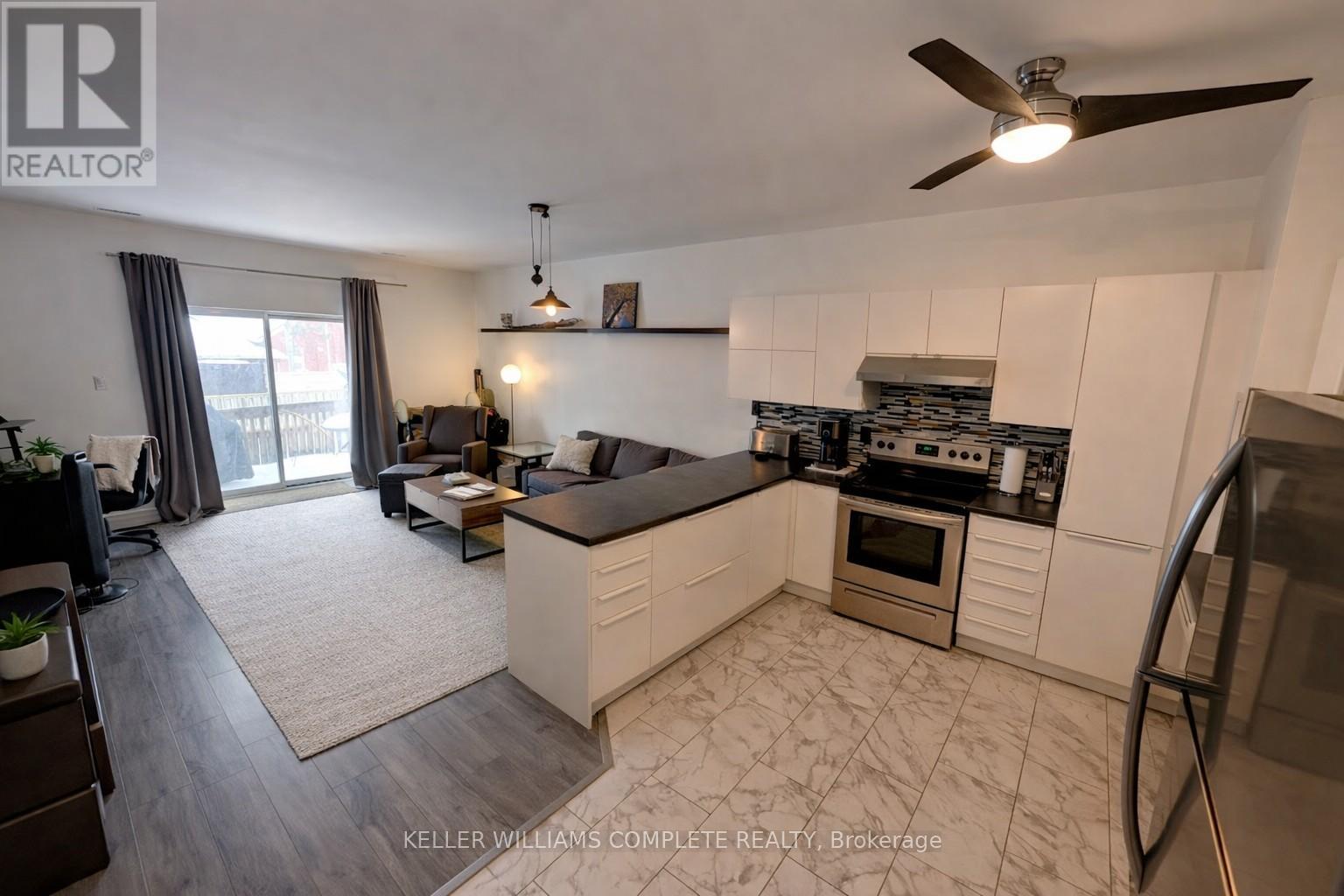 105 - 400 York Boulevard, Hamilton, Ontario  L8R 3M5 - Photo 3 - X12798356