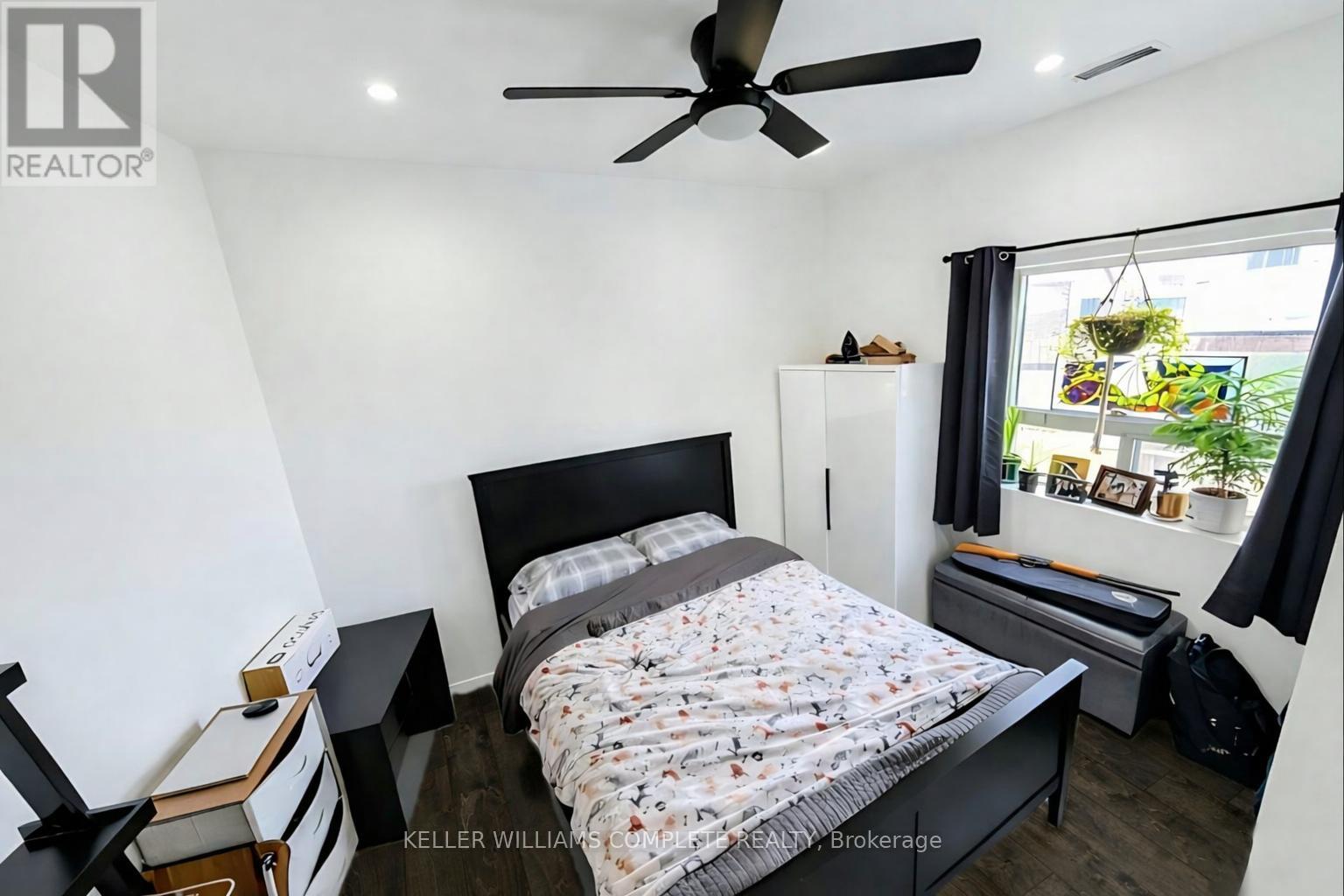 105 - 400 York Boulevard, Hamilton, Ontario  L8R 3M5 - Photo 4 - X12798356