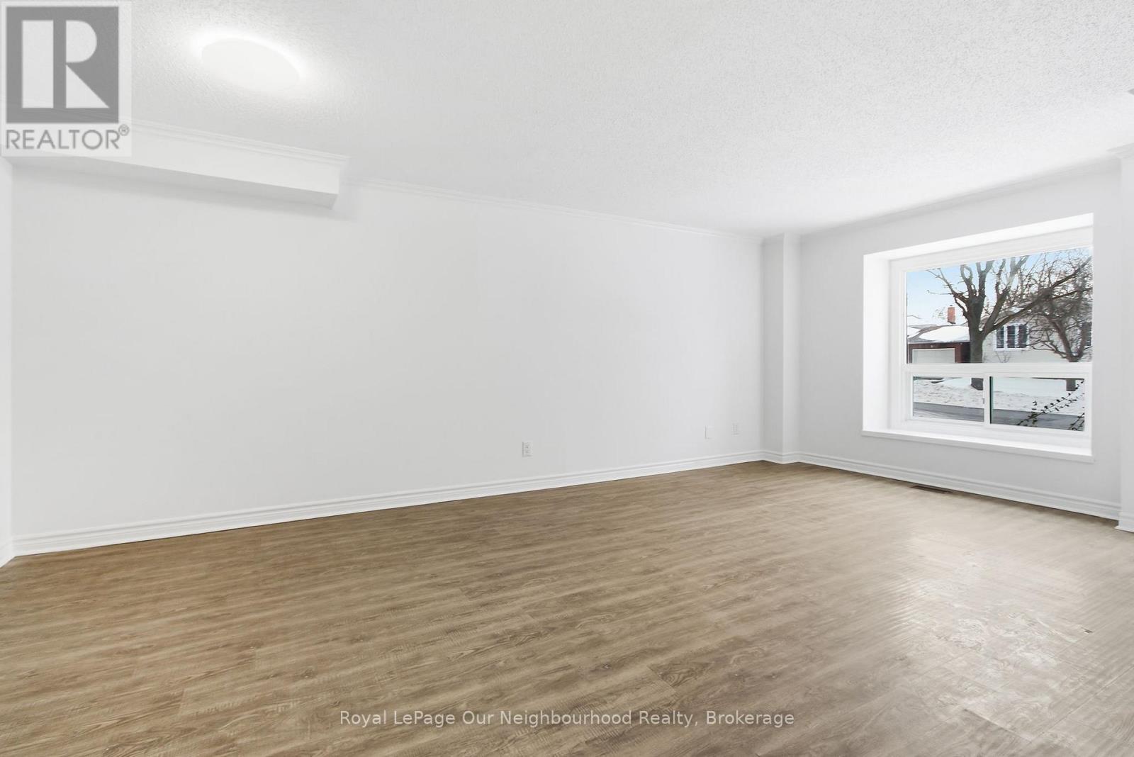 Photo 10 of 44 for 70 - 226 Highview Avenue W