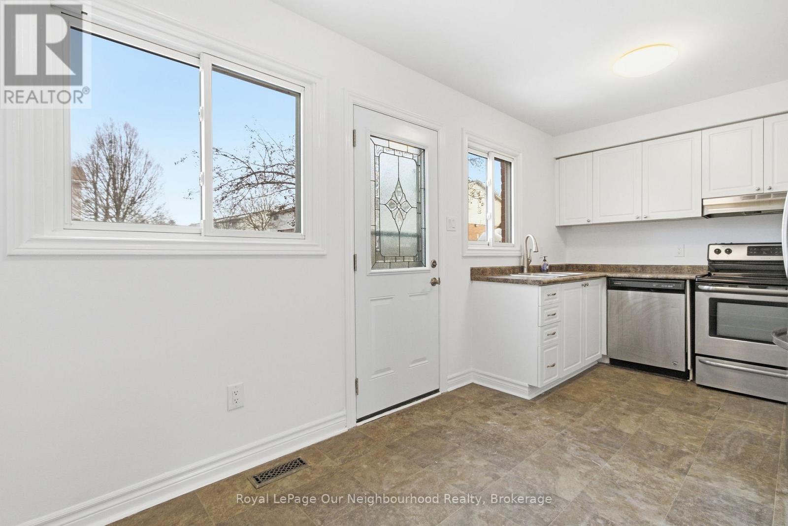 Photo 13 of 44 for 70 - 226 Highview Avenue W