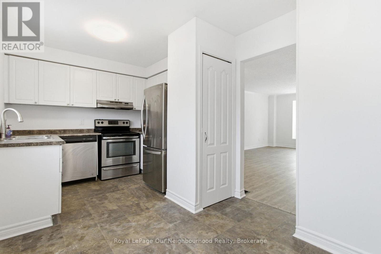 Photo 17 of 44 for 70 - 226 Highview Avenue W