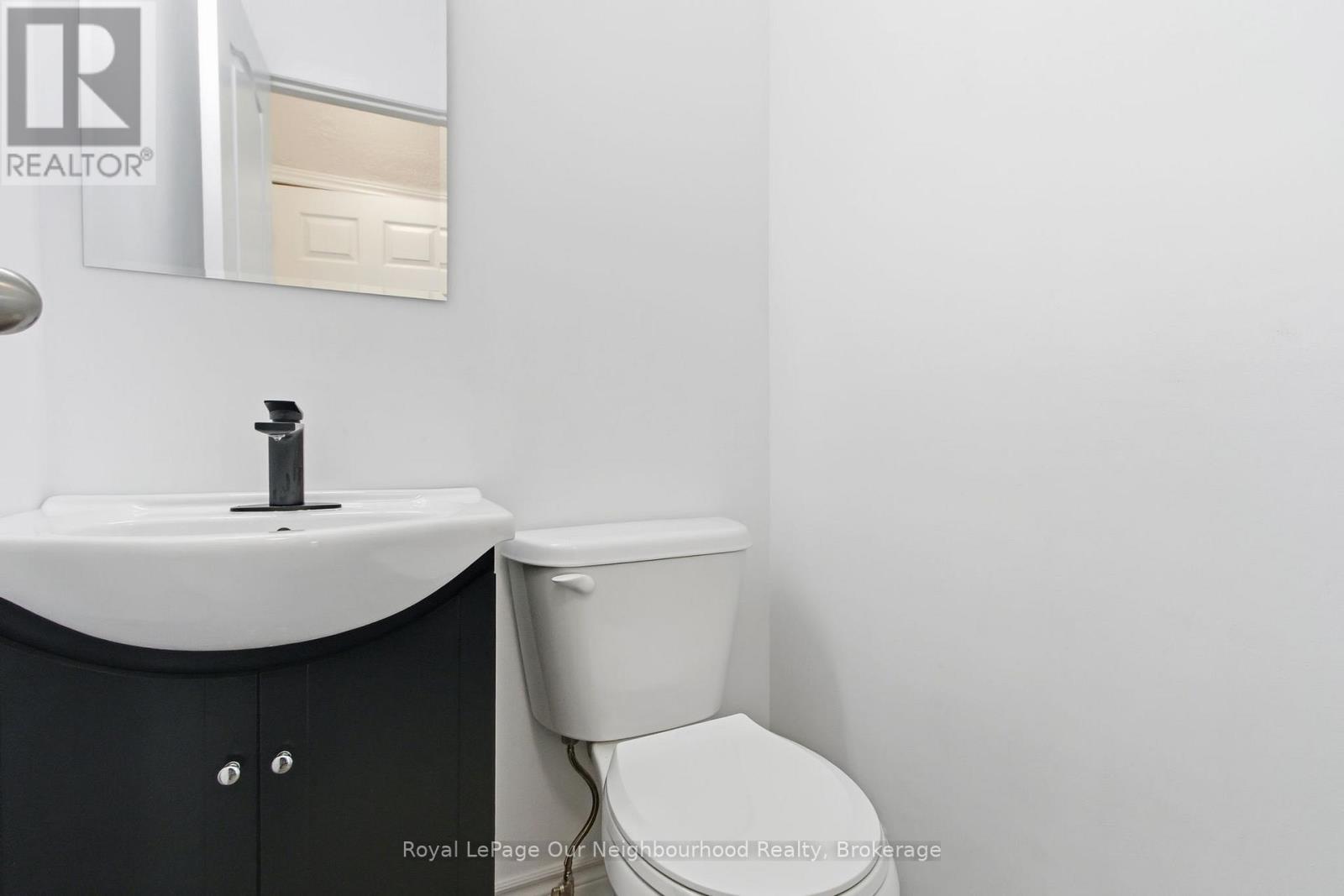 Photo 18 of 44 for 70 - 226 Highview Avenue W