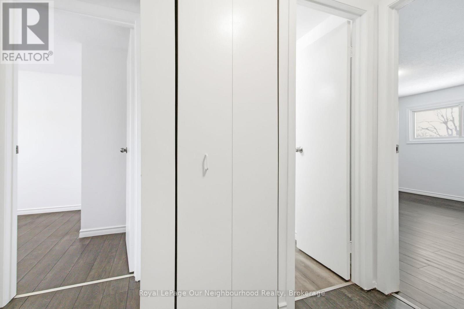 Photo 19 of 44 for 70 - 226 Highview Avenue W