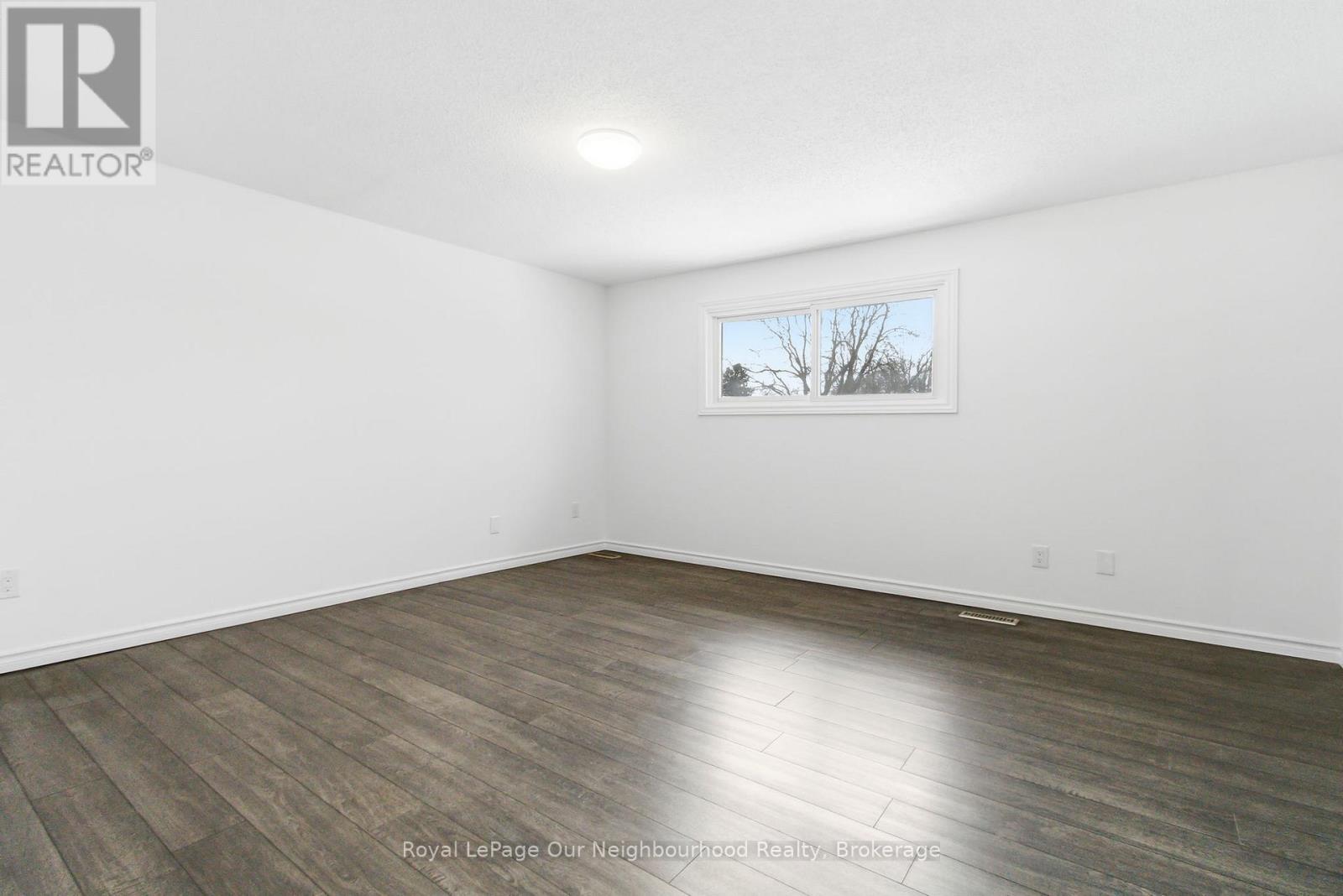 Photo 21 of 44 for 70 - 226 Highview Avenue W