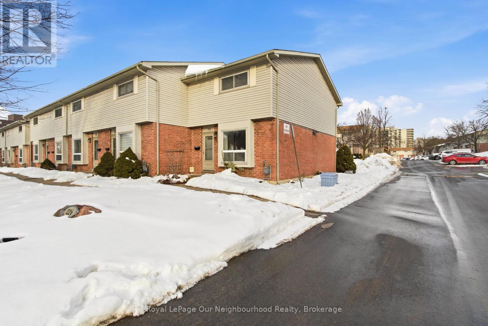 Photo 4 of 44 for 70 - 226 Highview Avenue W