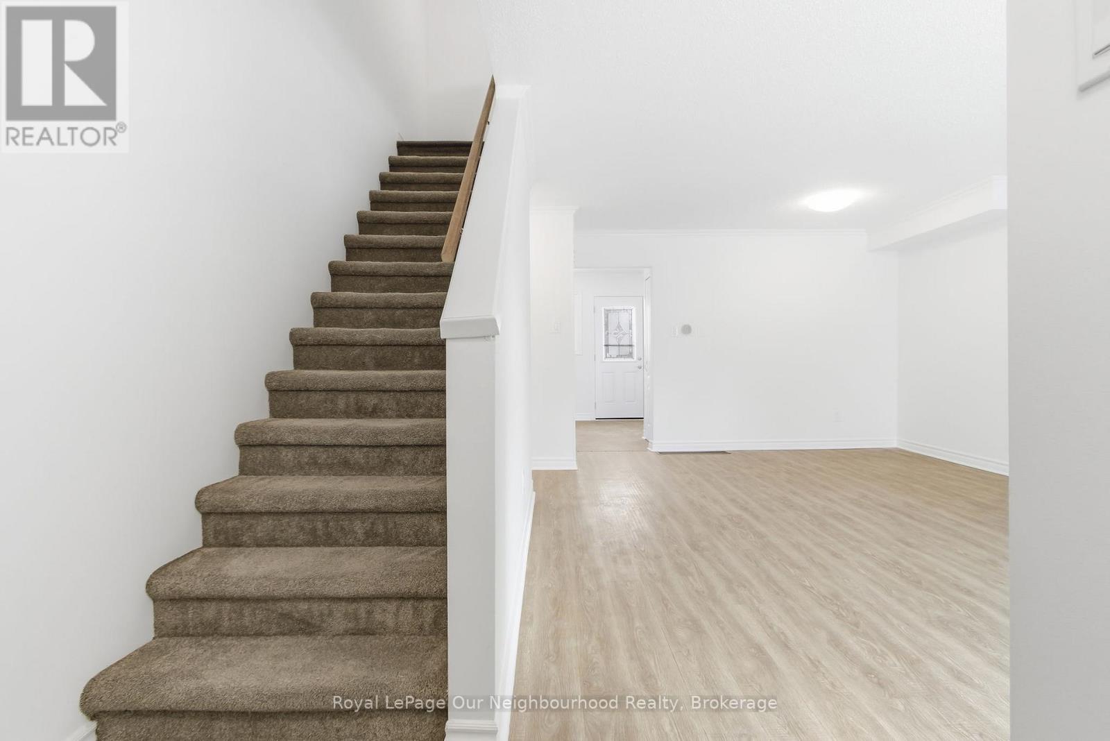 Photo 6 of 44 for 70 - 226 Highview Avenue W