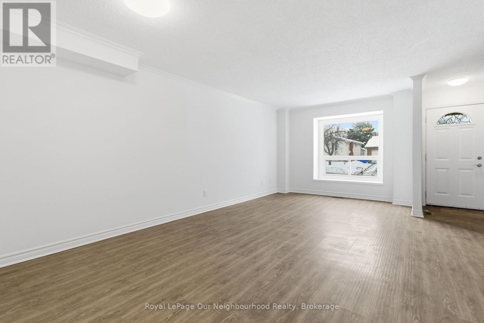 Photo 9 of 44 for 70 - 226 Highview Avenue W