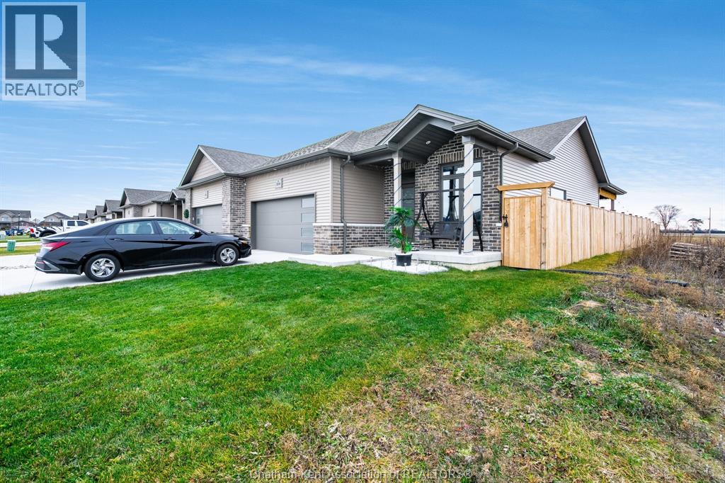 MLS# 26003443: 304 Horizon LANE, Chatham, Canada