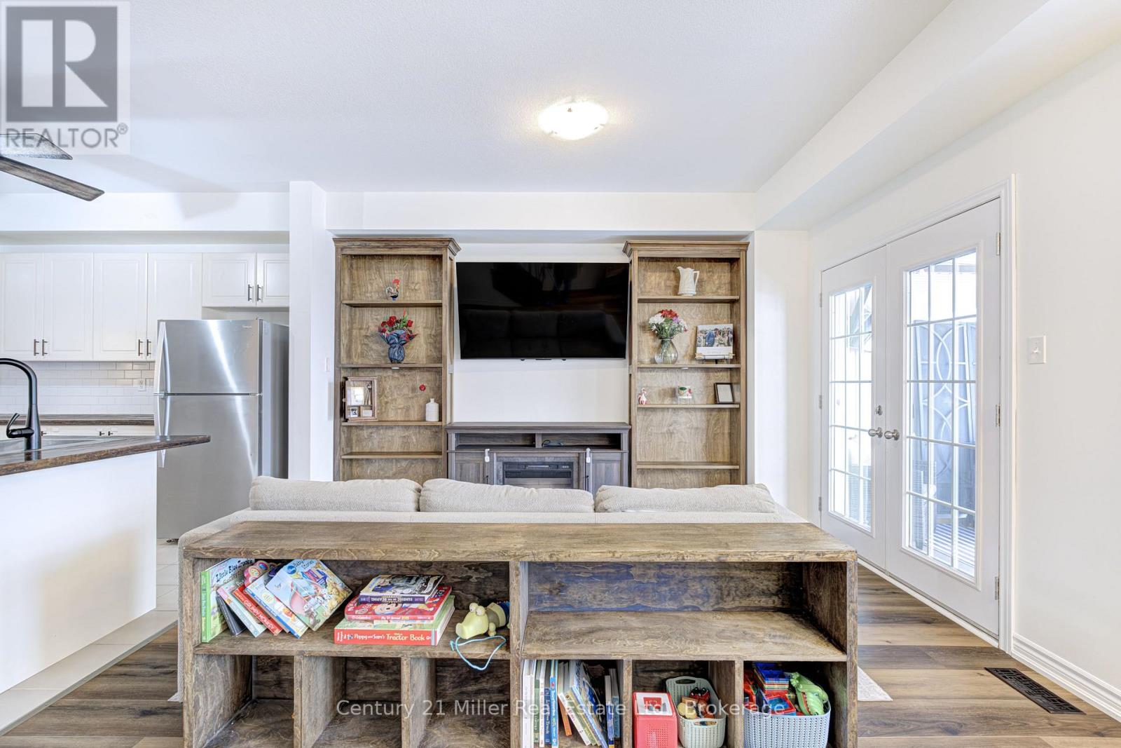 24 Hugill Way, Hamilton, Ontario  L8B 0A2 - Photo 8 - X12798444