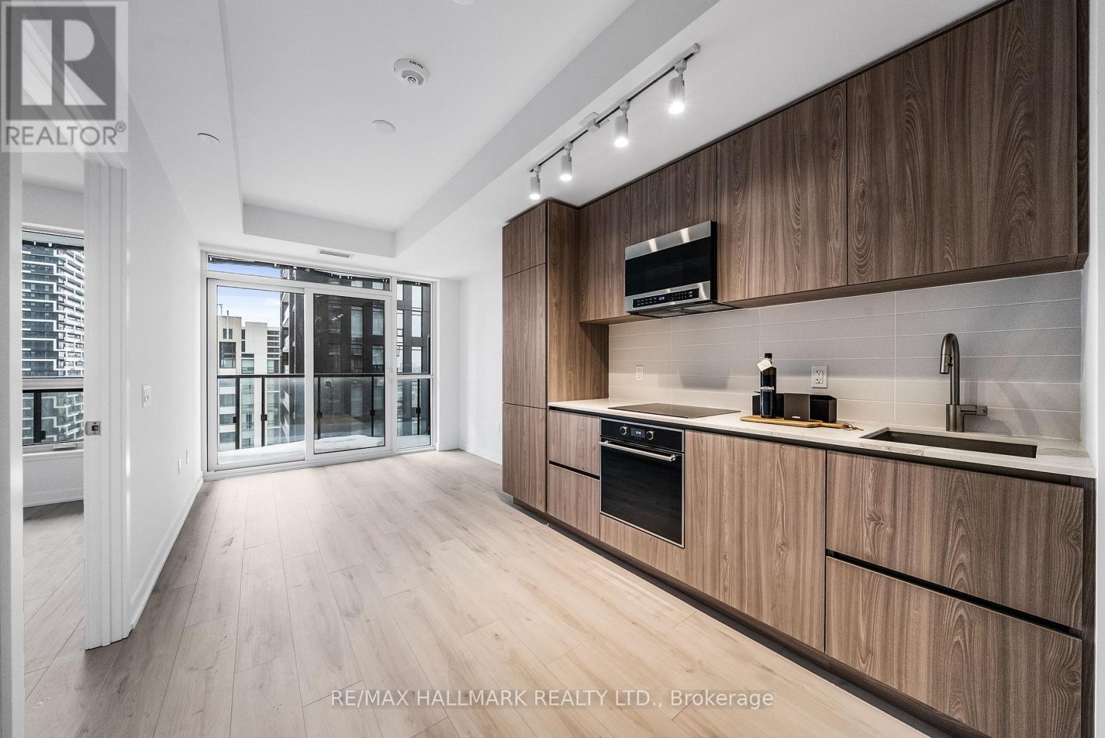 1903 - 110 Broadway Avenue, Toronto (Mount Pleasant West), Ontario  M4P 1V7 - Photo 10 - C12797380