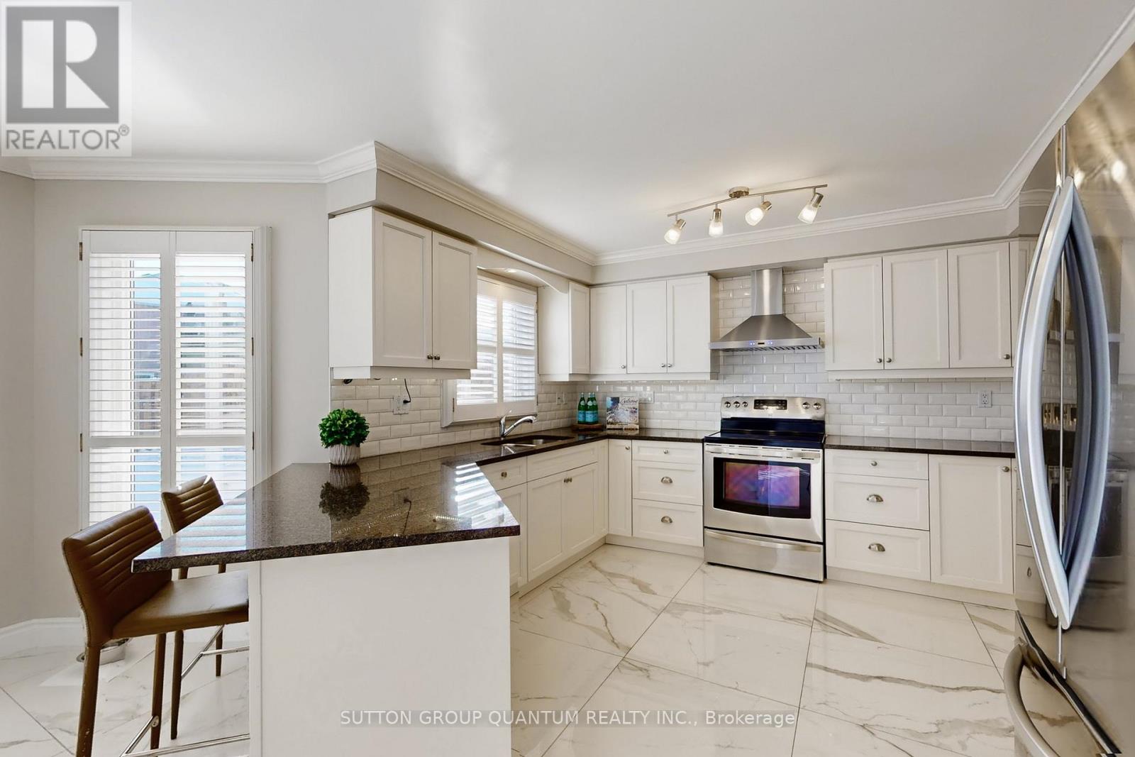 314 Leacock Avenue, Oakville, Ontario  L6H 5J1 - Photo 9 - W12756378