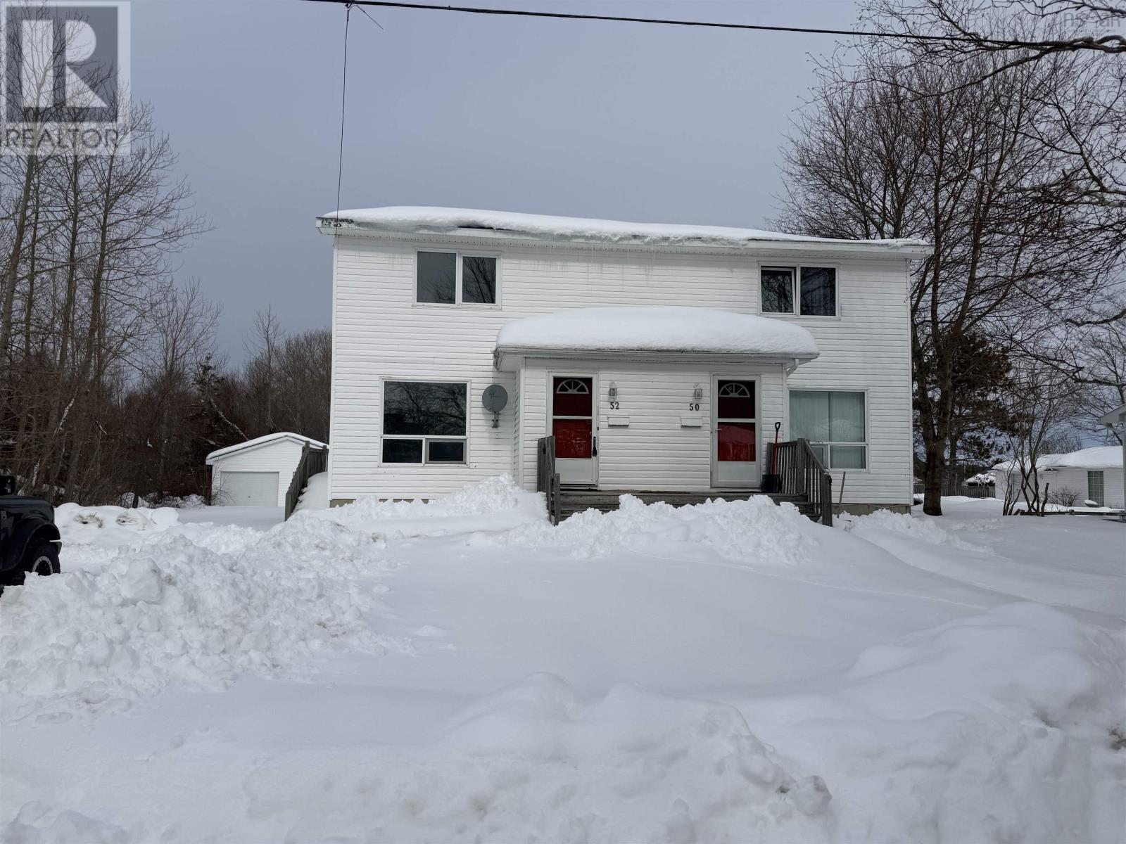 50/52 Myrtle Street, westmount, Nova Scotia