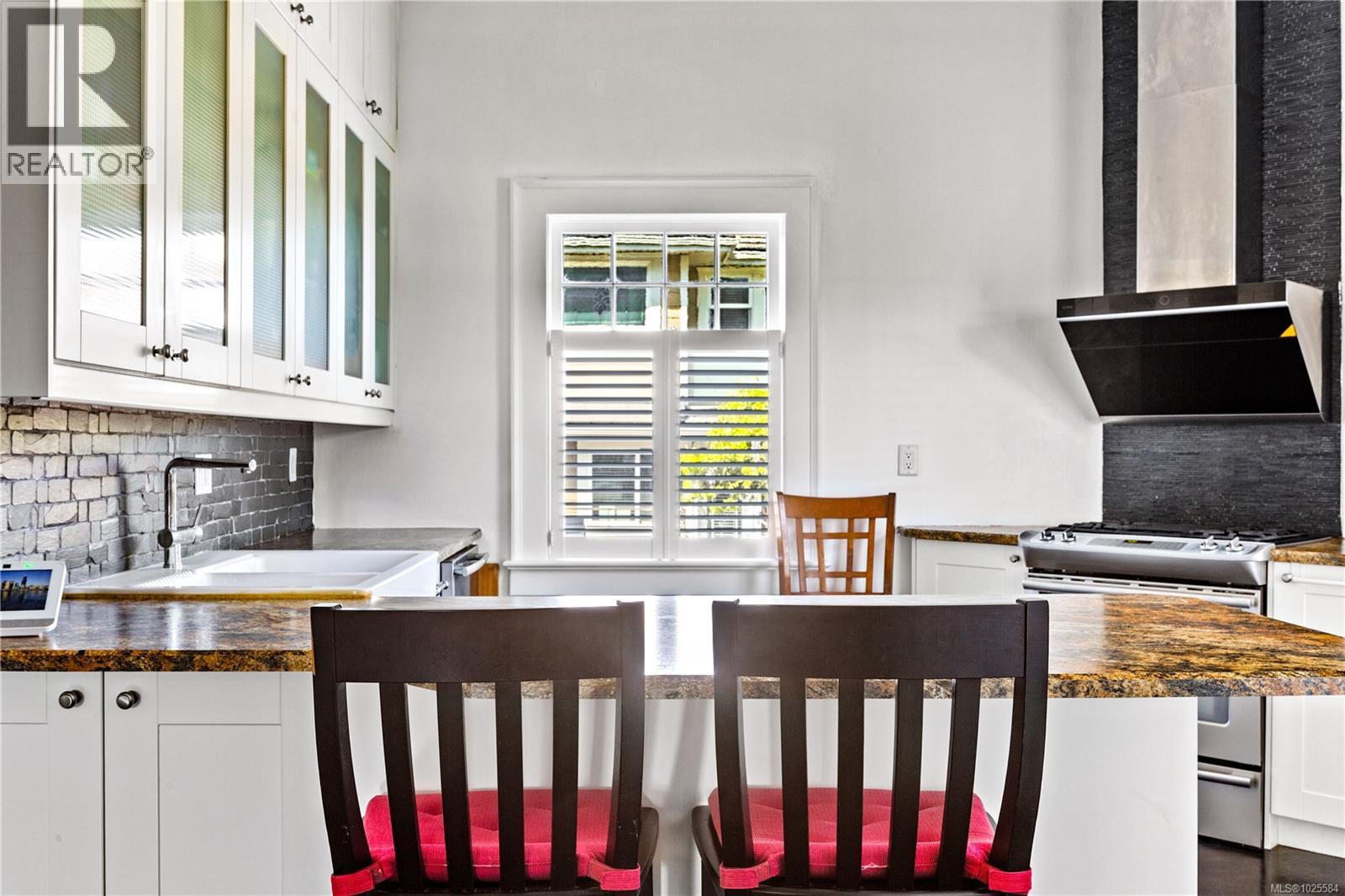 4423 Tyndall Ave, Saanich, British Columbia  V8N 3S3 - Photo 8 - 1025584