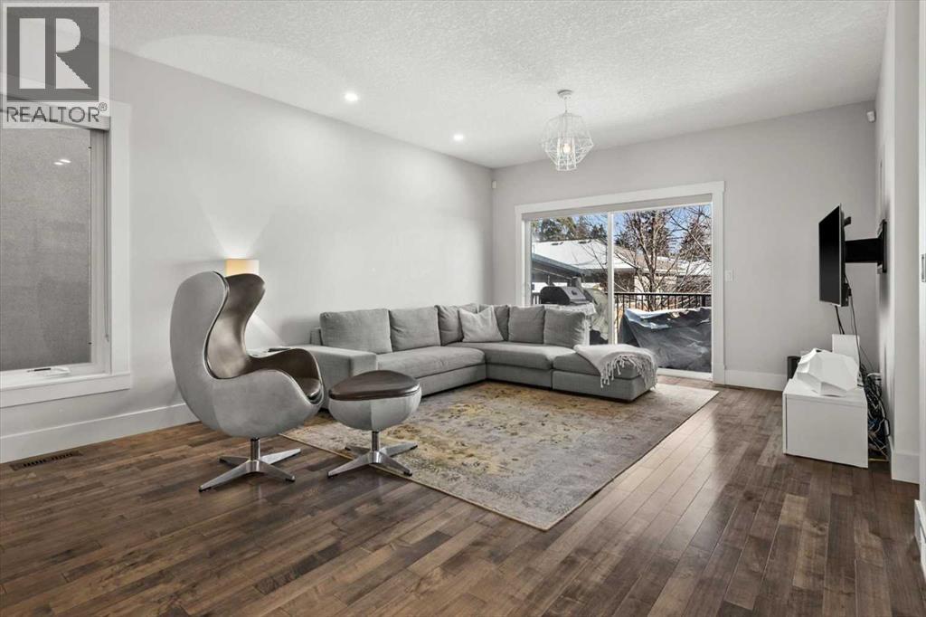 3018 30 Street Sw, Calgary, Alberta  T3E 2M6 - Photo 14 - A2281634