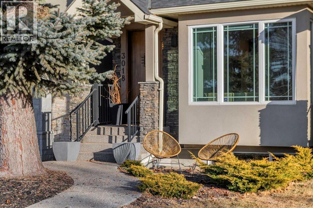 3018 30 Street Sw, Calgary, Alberta  T3E 2M6 - Photo 3 - A2281634