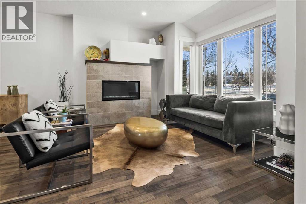 3018 30 Street Sw, Calgary, Alberta  T3E 2M6 - Photo 4 - A2281634