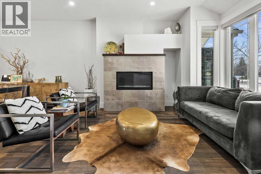 3018 30 Street Sw, Calgary, Alberta  T3E 2M6 - Photo 5 - A2281634