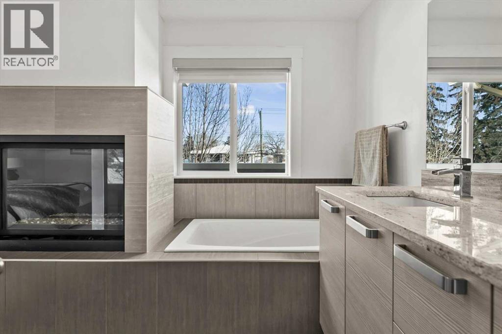 3018 30 Street Sw, Calgary, Alberta  T3E 2M6 - Photo 29 - A2281634