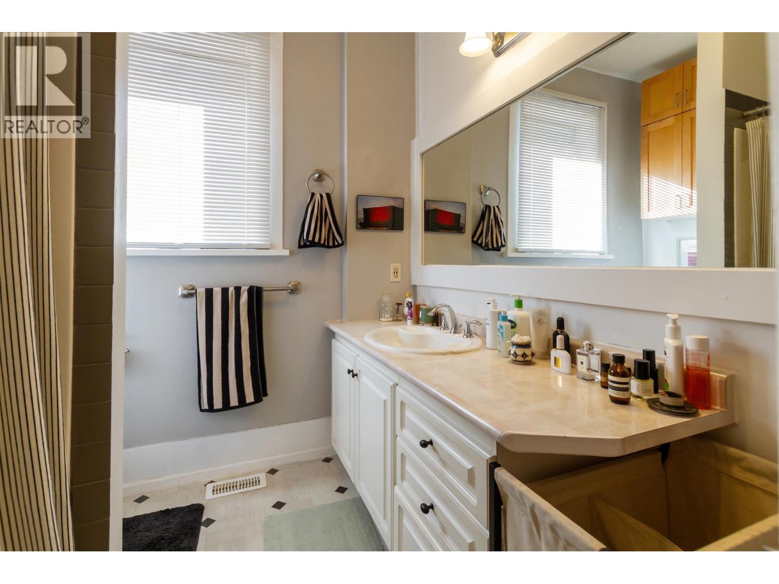 1925 Adanac Street, Vancouver, British Columbia  V5L 2E5 - Photo 12 - R3090472