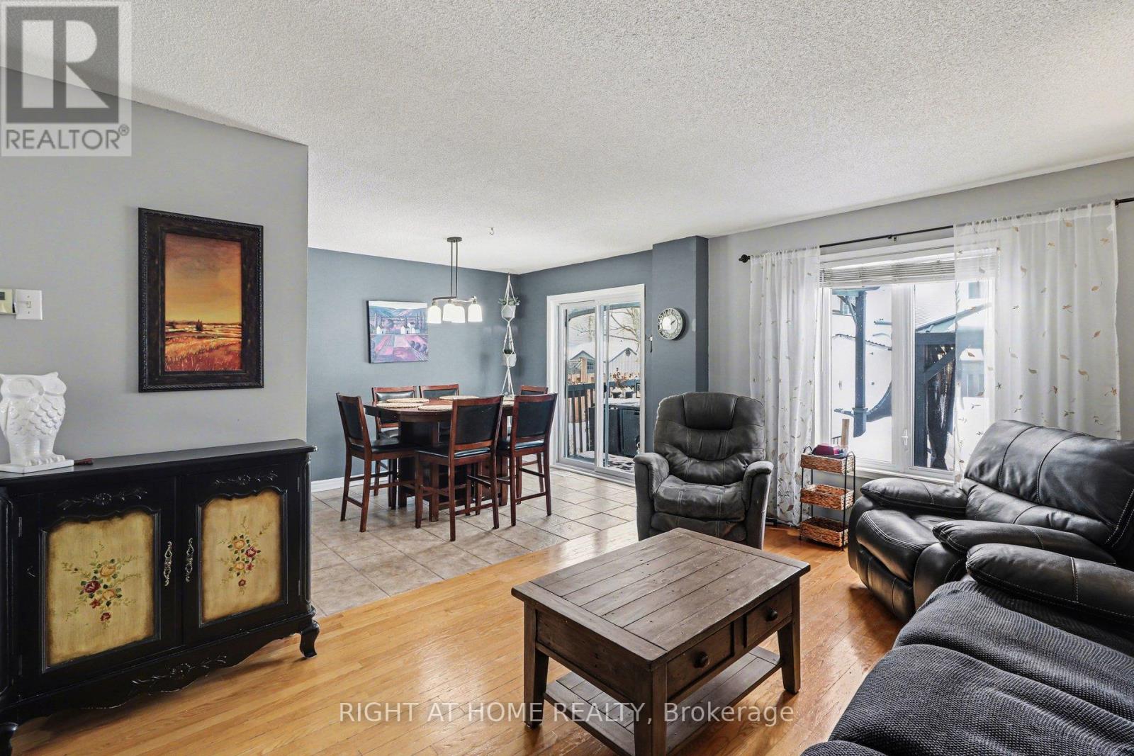 1050 Trillium Place, Clarence-Rockland, Ontario K4K 1T1 - Photo 7 - X12798426