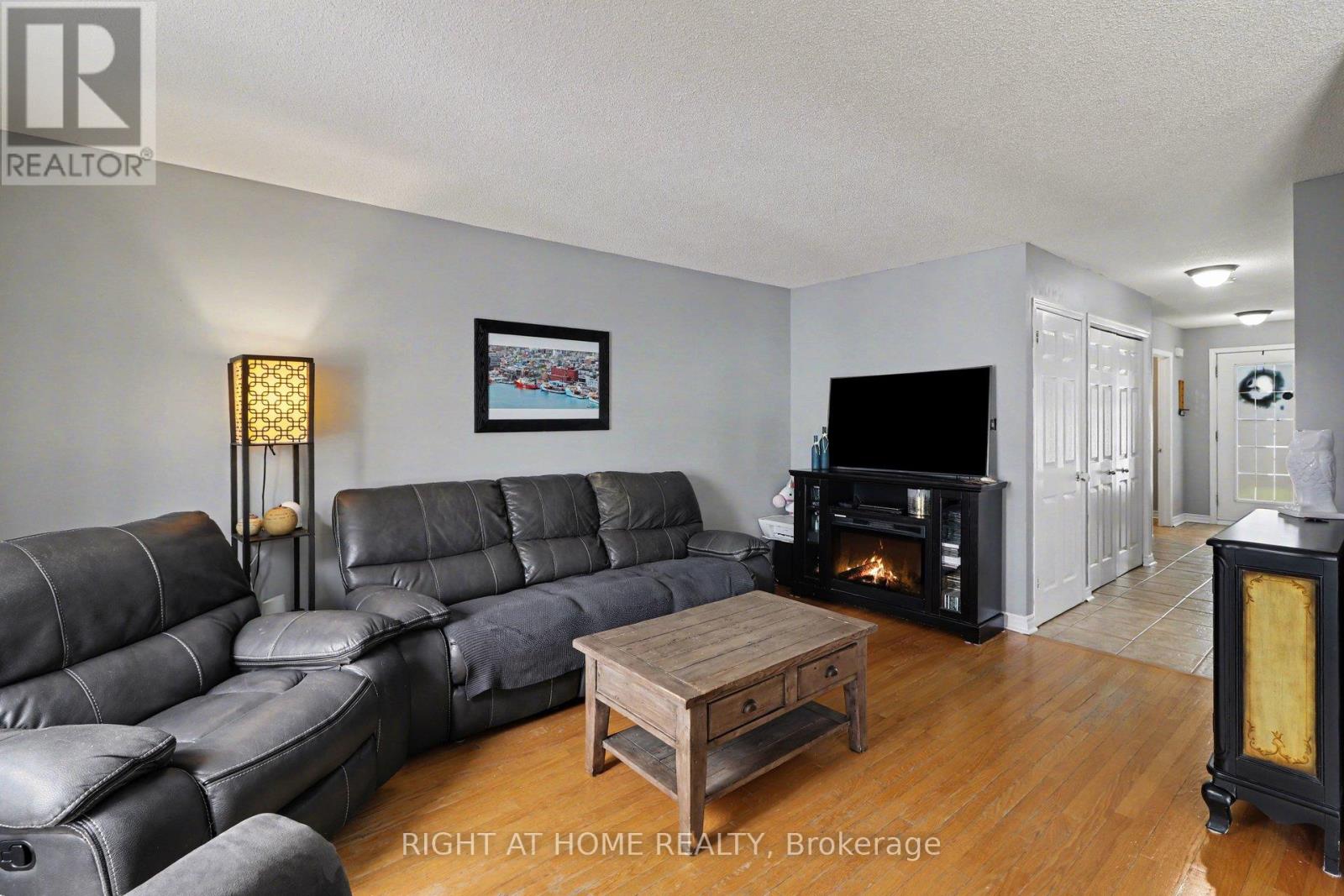 1050 Trillium Place, Clarence-Rockland, Ontario K4K 1T1 - Photo 8 - X12798426