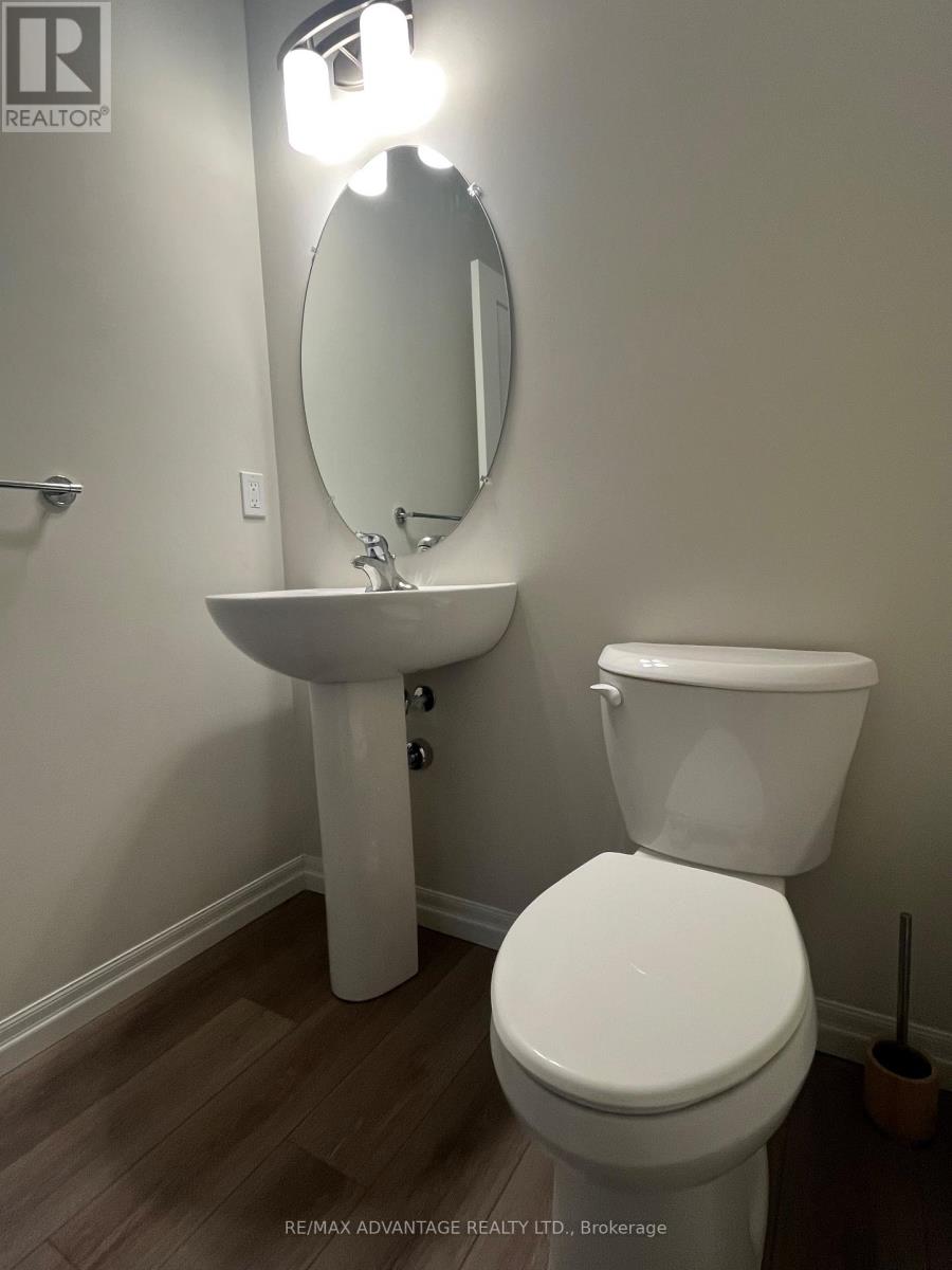 107 Cortland Terrace, St. Thomas, Ontario  N5R 0P8 - Photo 3 - X12707892