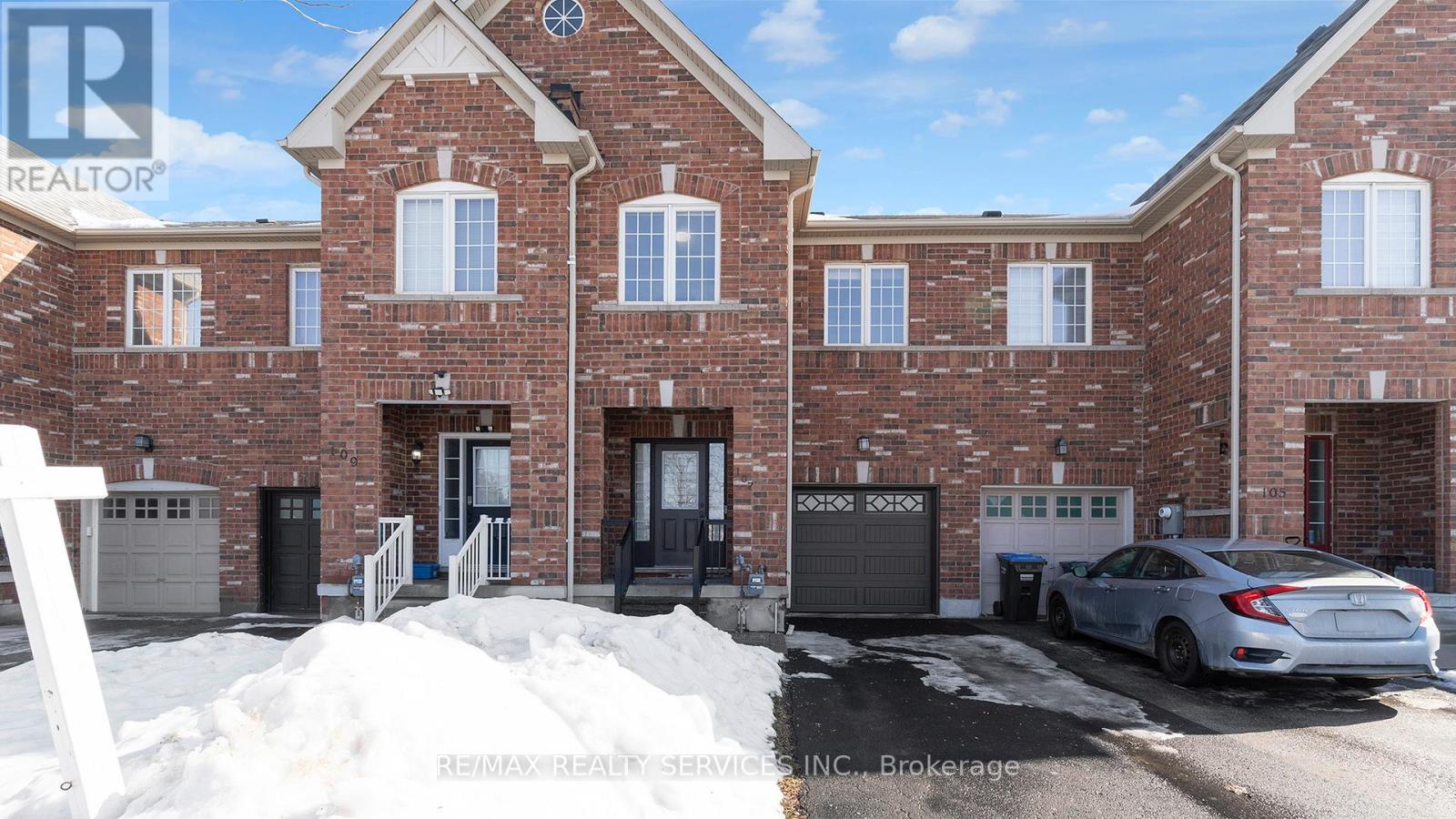 107 Frenchpark Circle, Brampton, Ontario  L6X 0Y5 - Photo 2 - W12778780