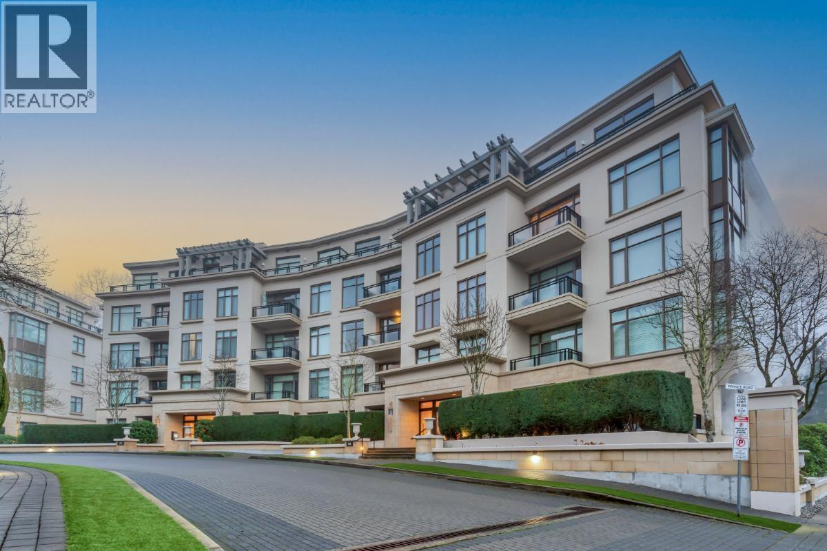 401 568 WATERS EDGE CRESCENT, West Vancouver, British Columbia