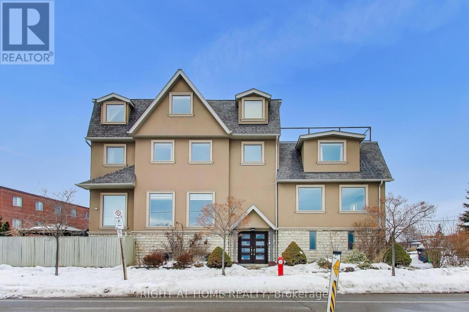 1090 WESTMOUNT AVENUE, Mississauga, Ontario