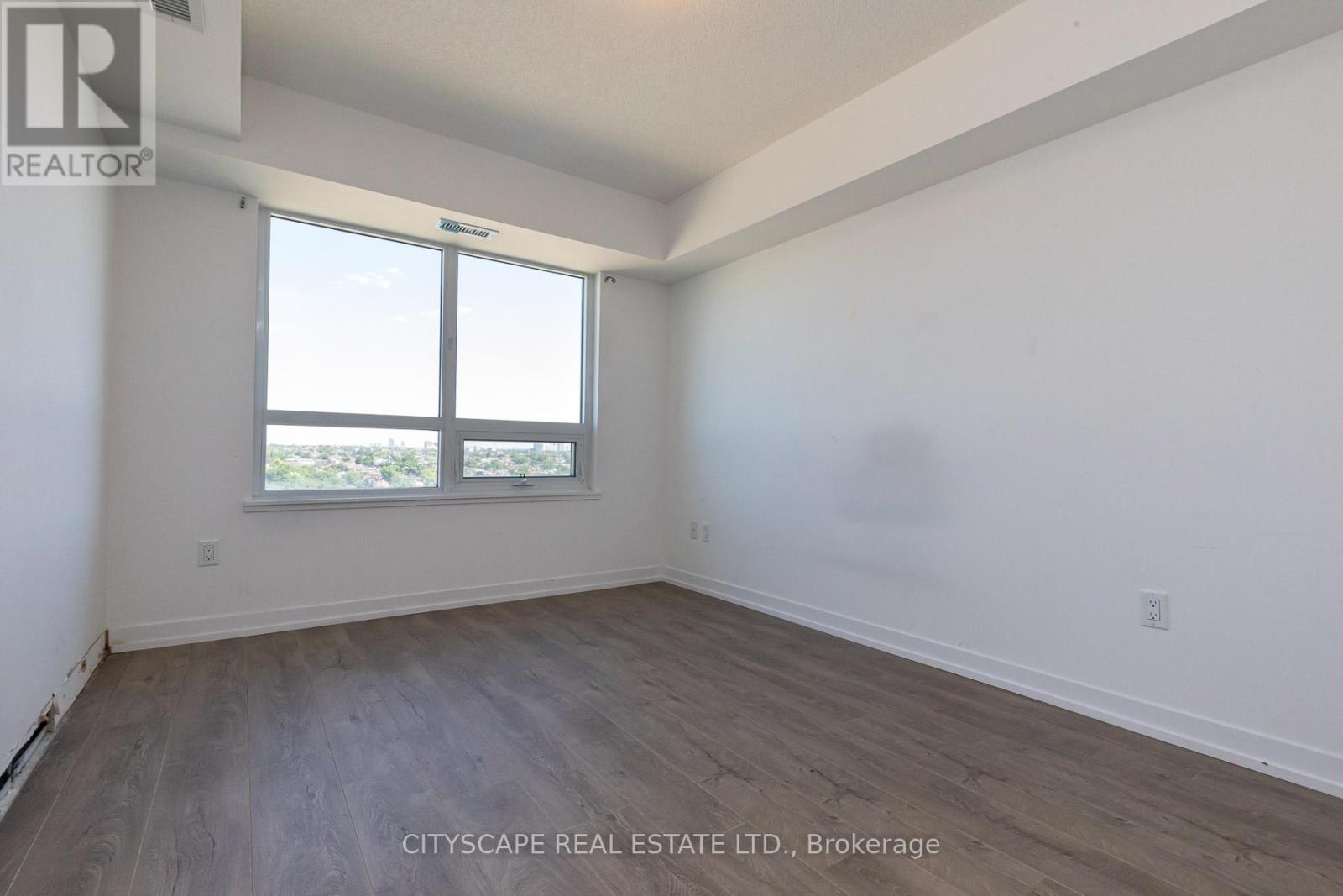 1910 - 1410 Dupont Street, Toronto, Ontario  M6H 2B1 - Photo 7 - W12798086