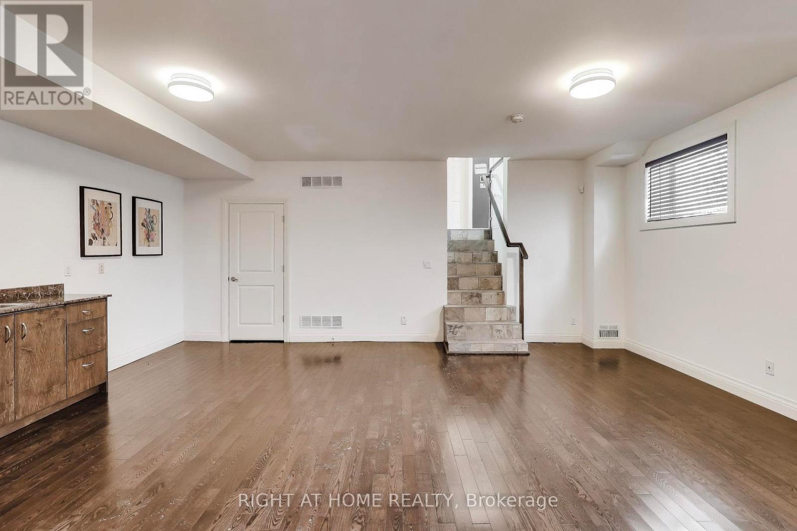 1090 Westmount Avenue, Mississauga, Ontario  L5E 1X7 - Photo 42 - W12779796