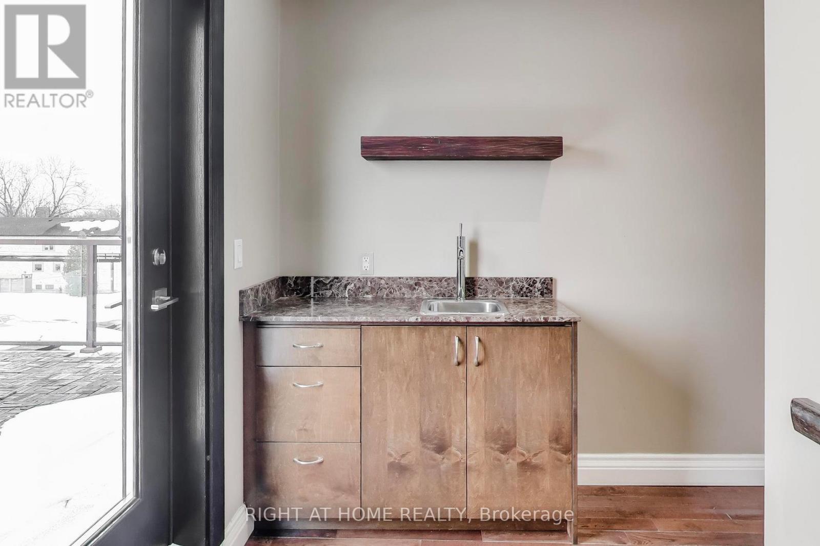 1090 Westmount Avenue, Mississauga, Ontario  L5E 1X7 - Photo 29 - W12779796