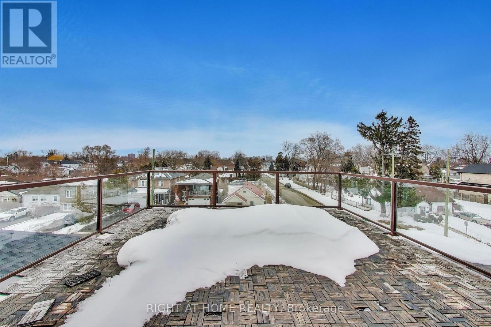 1090 Westmount Avenue, Mississauga, Ontario  L5E 1X7 - Photo 36 - W12779796