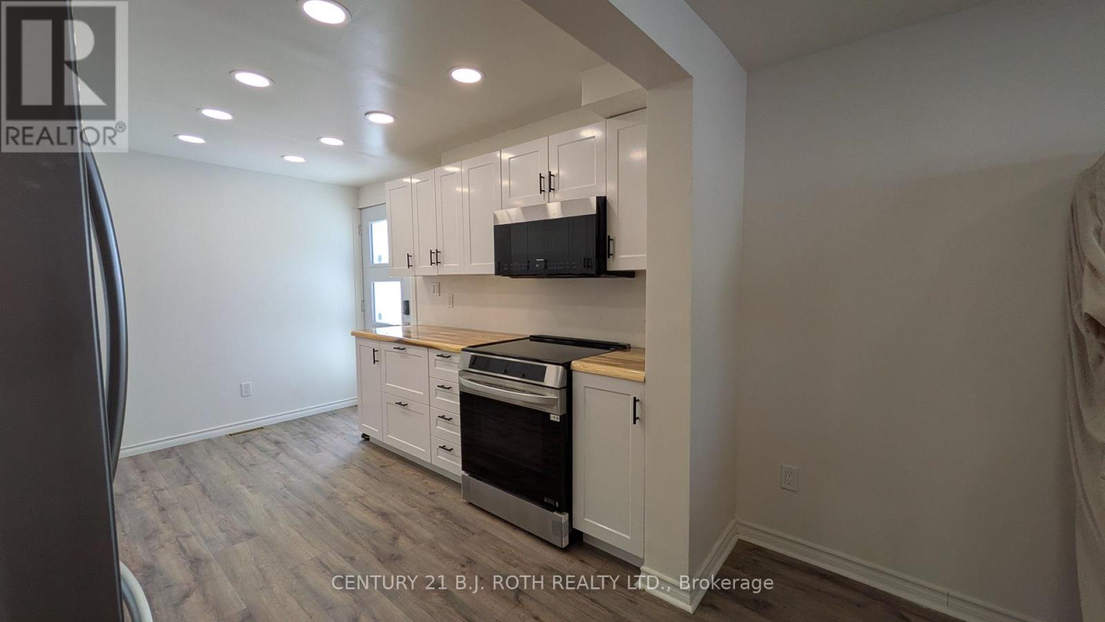 B - 20 Meadowland Avenue, Barrie, Ontario  L4N 2Y4 - Photo 5 - S12645326