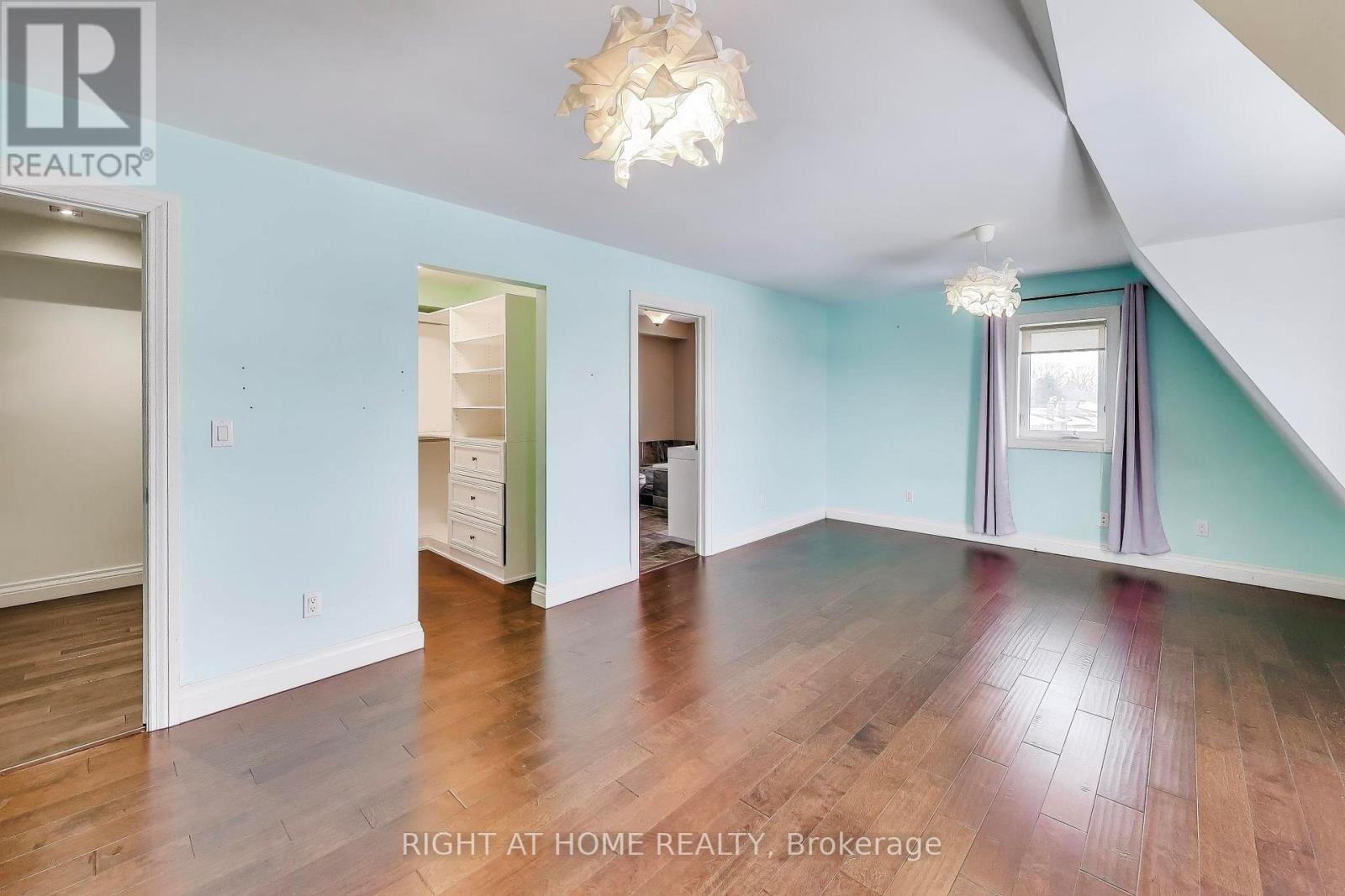 1090 Westmount Avenue, Mississauga, Ontario  L5E 1X7 - Photo 17 - W12779796