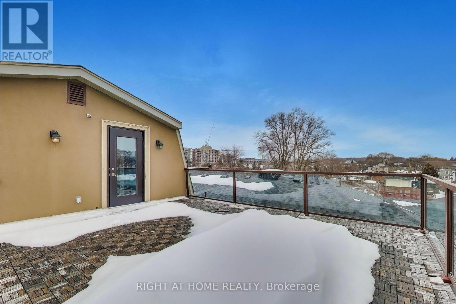 1090 Westmount Avenue, Mississauga, Ontario  L5E 1X7 - Photo 38 - W12779796