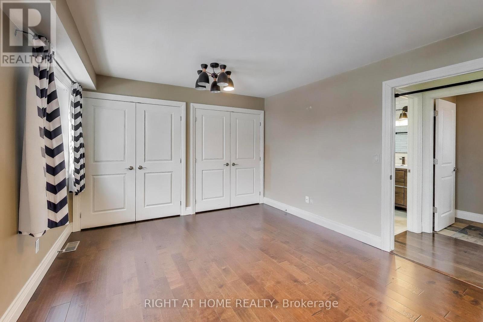 1090 Westmount Avenue, Mississauga, Ontario  L5E 1X7 - Photo 23 - W12779796