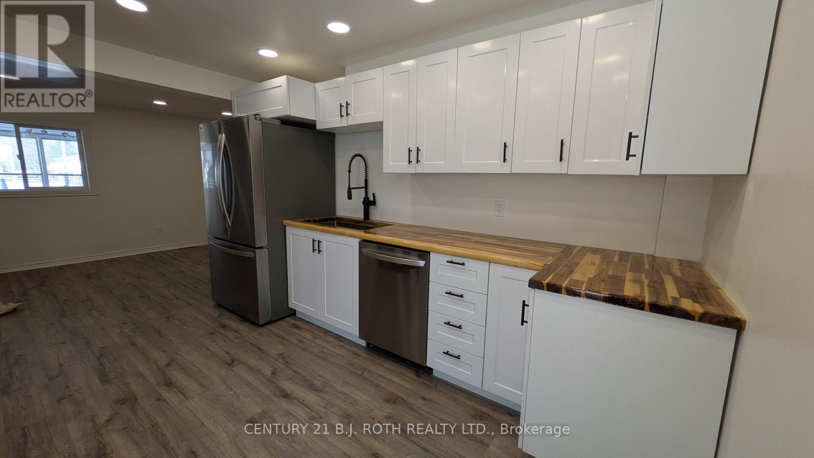 B - 20 Meadowland Avenue, Barrie, Ontario  L4N 2Y4 - Photo 7 - S12645326