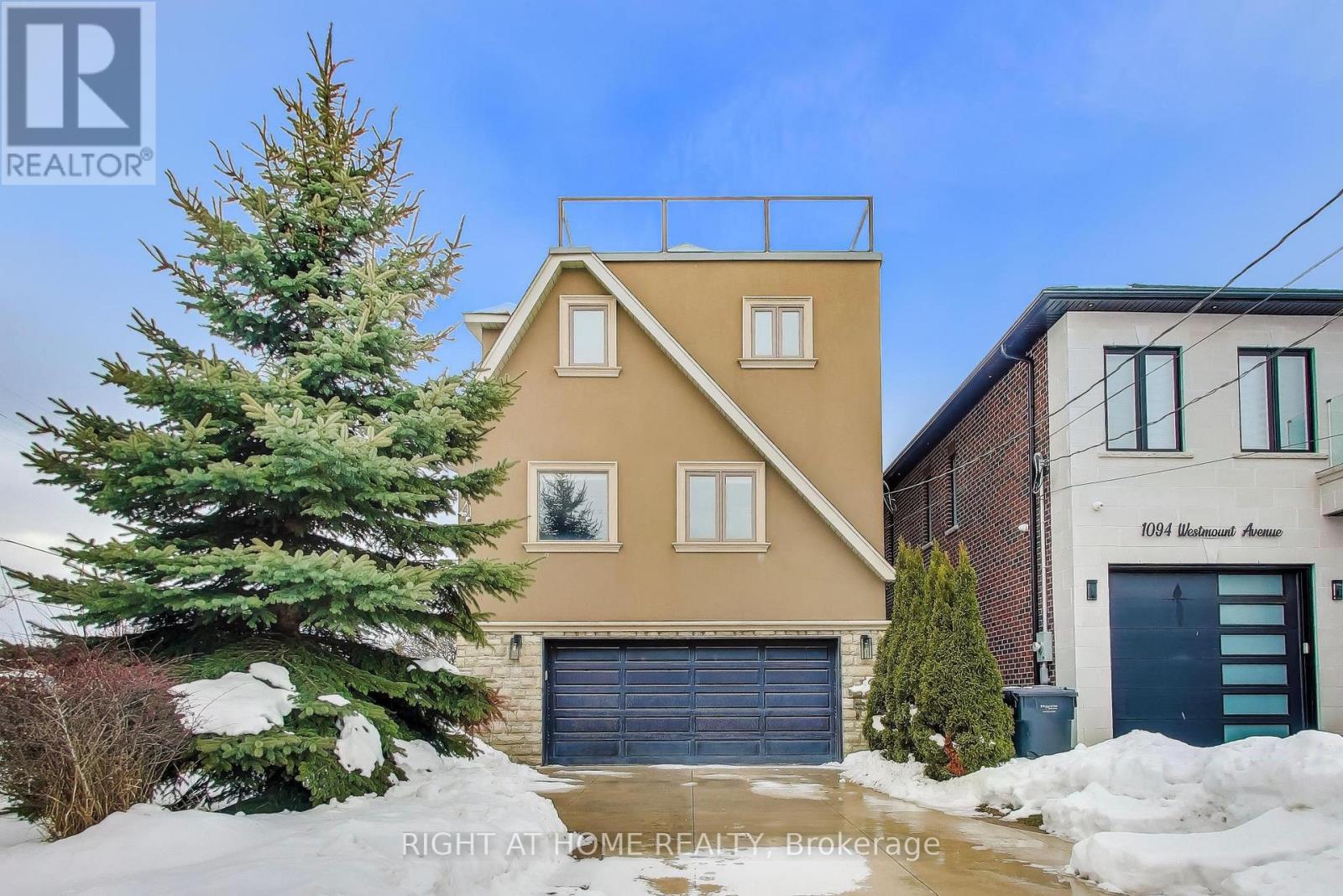 1090 Westmount Avenue, Mississauga, Ontario  L5E 1X7 - Photo 4 - W12779796