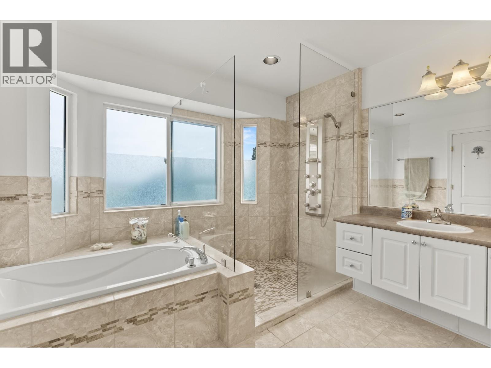 330 Rosehill Wynd, Delta, British Columbia  V4M 3L9 - Photo 32 - R3090634