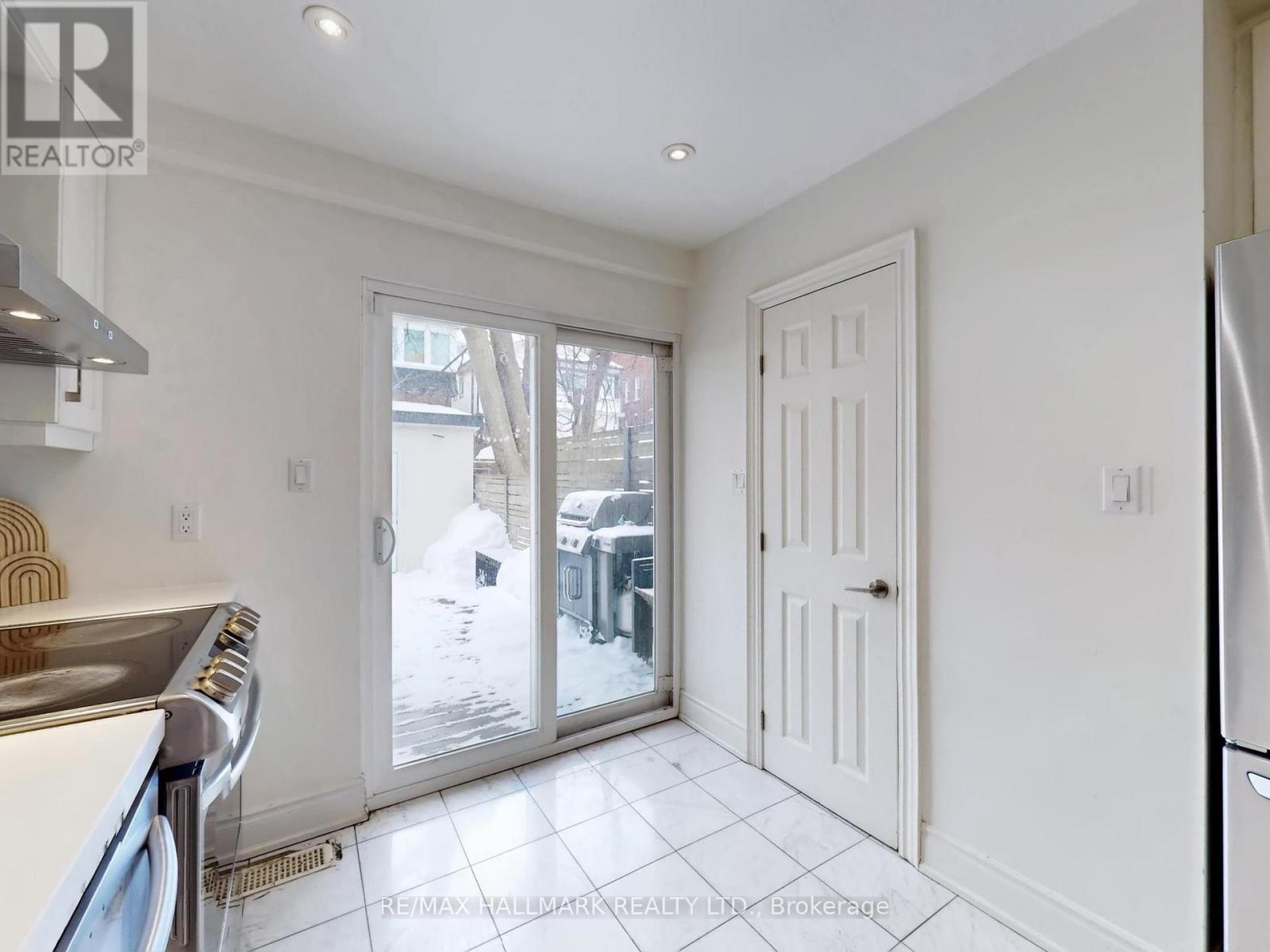 115 Hiltz Avenue, Toronto, Ontario  M4L 2N7 - Photo 15 - E12798460