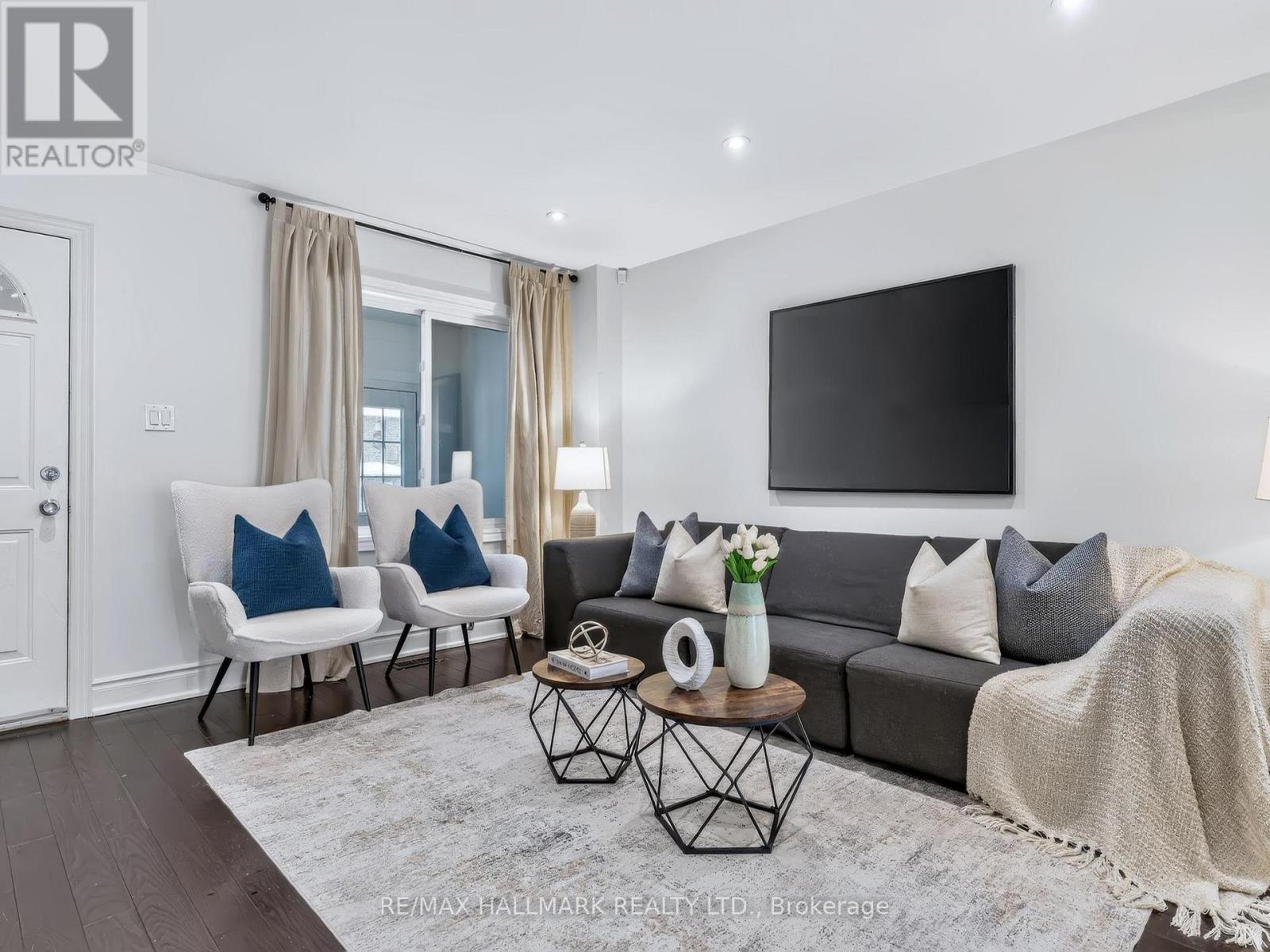 115 Hiltz Avenue, Toronto, Ontario  M4L 2N7 - Photo 6 - E12798460