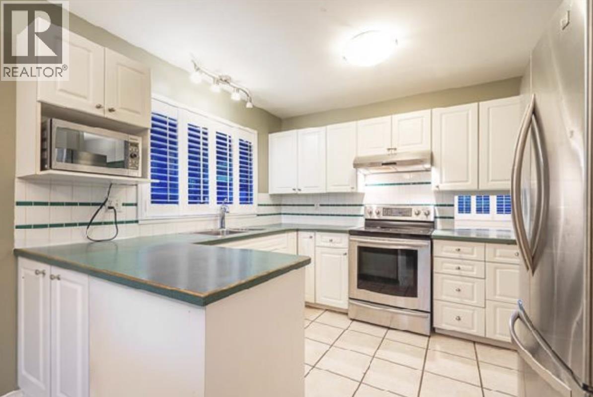 1021 Ogden Street, Coquitlam, British Columbia  V3C 3V8 - Photo 5 - R3089523