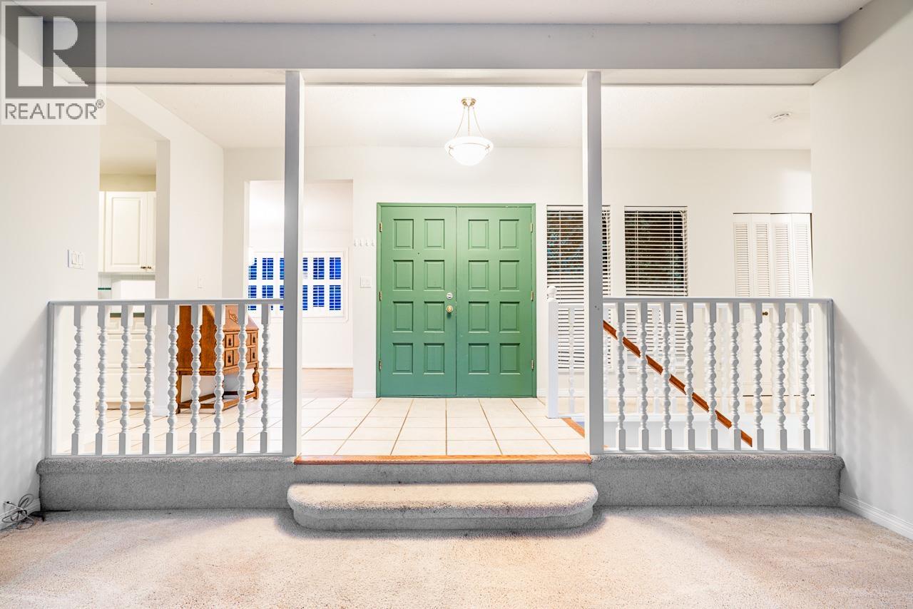 1021 Ogden Street, Coquitlam, British Columbia  V3C 3V8 - Photo 10 - R3089523